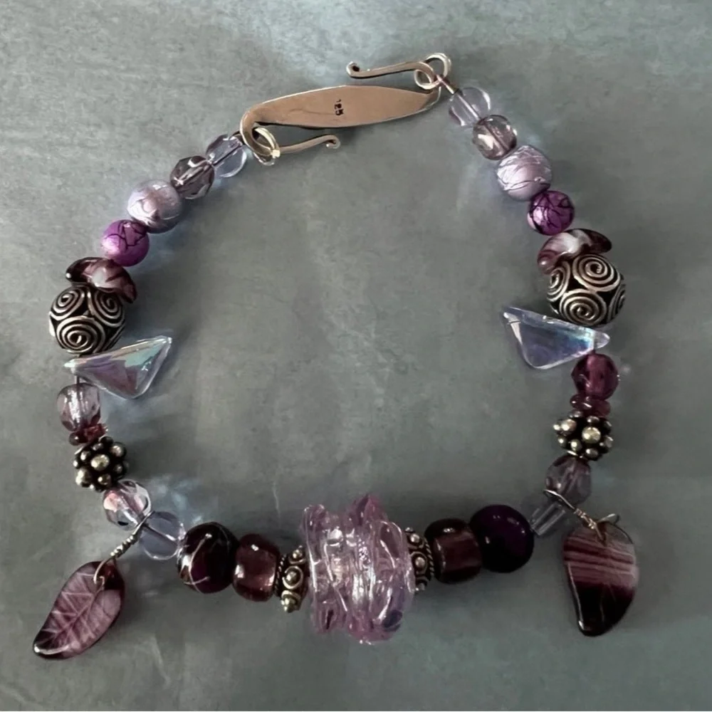 Vintage Sterling Purple Beaded Bracelet in Excellent condition